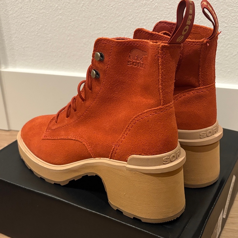 Sorel Women's Bold Orange Lace-Up Boots
